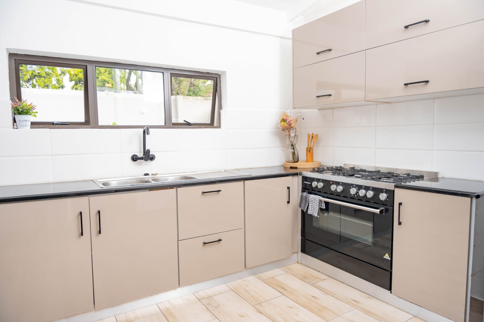 Luxury Accommodation House of Gladness Parkwood